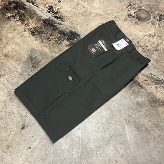 DICKIES 13" LOOSE FIT MULTI-POCKET WORK SHORT (OLV)